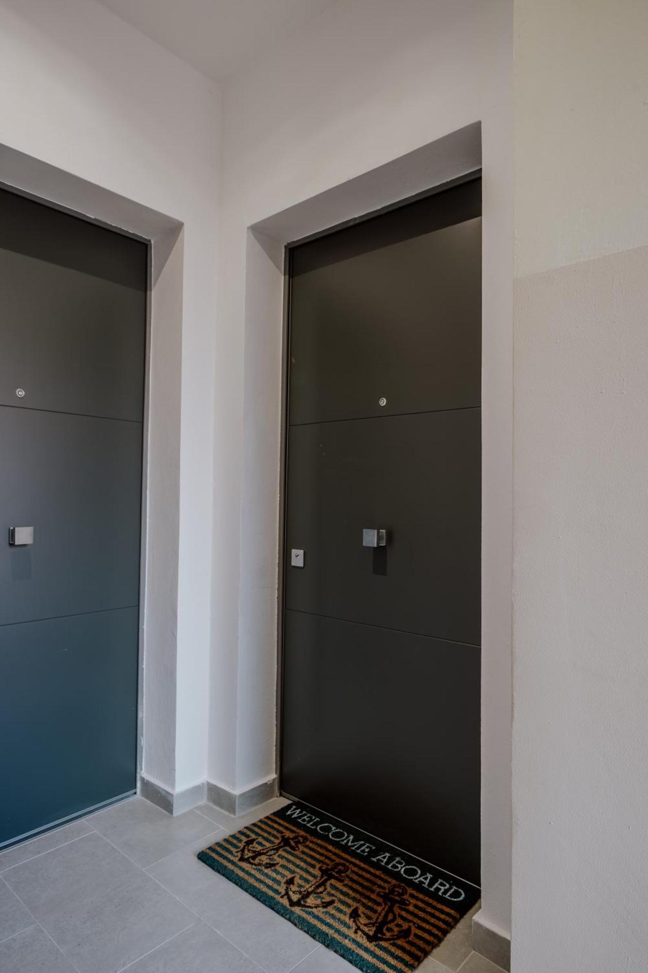 Elegante Appartamento In Marina Τεργέστη Εξωτερικό φωτογραφία